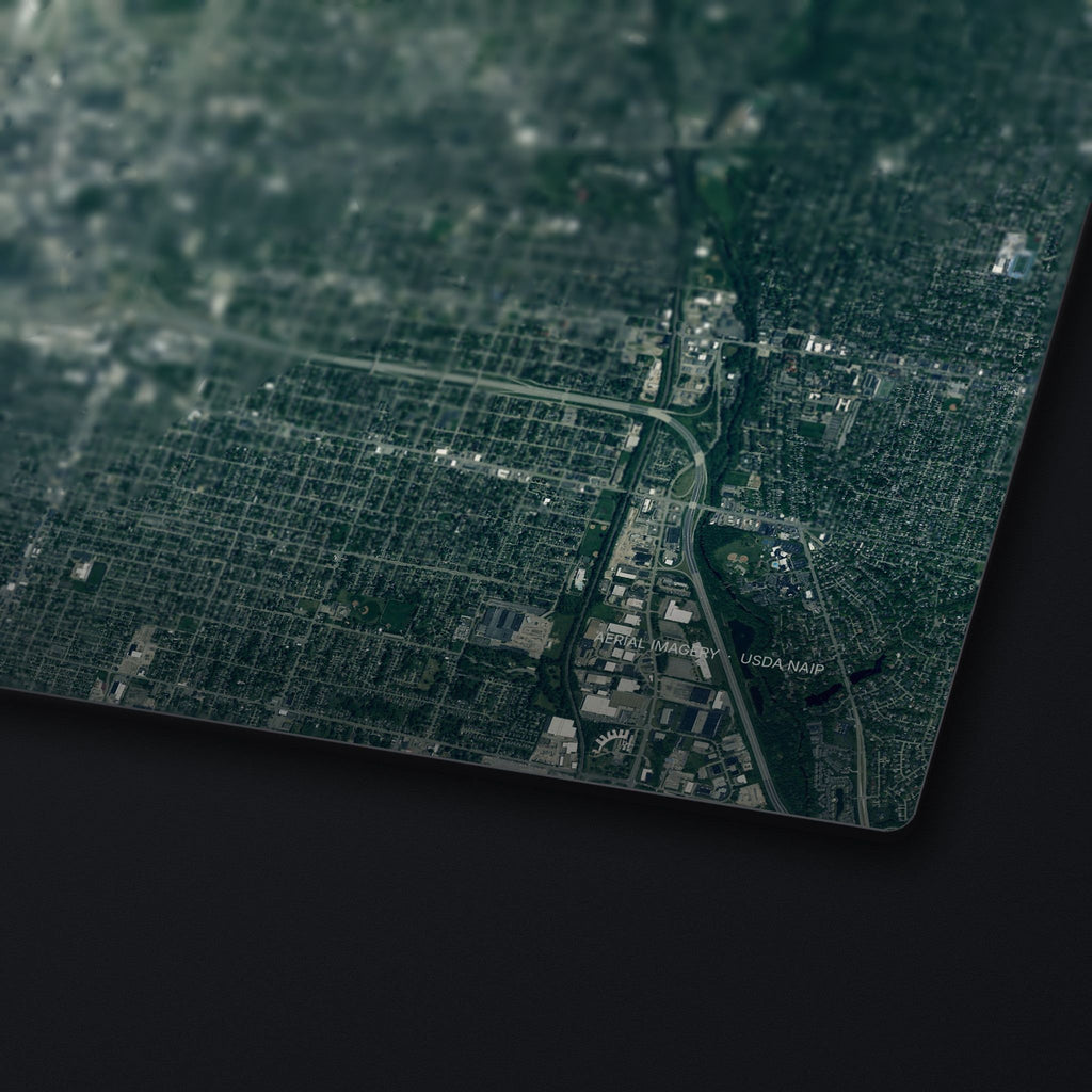 Columbus Satellite Desk Mat, edge detail