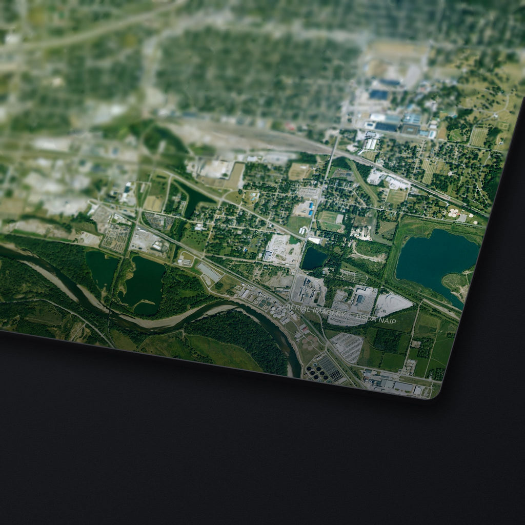 Des Moines Satellite Desk Mat, edge detail