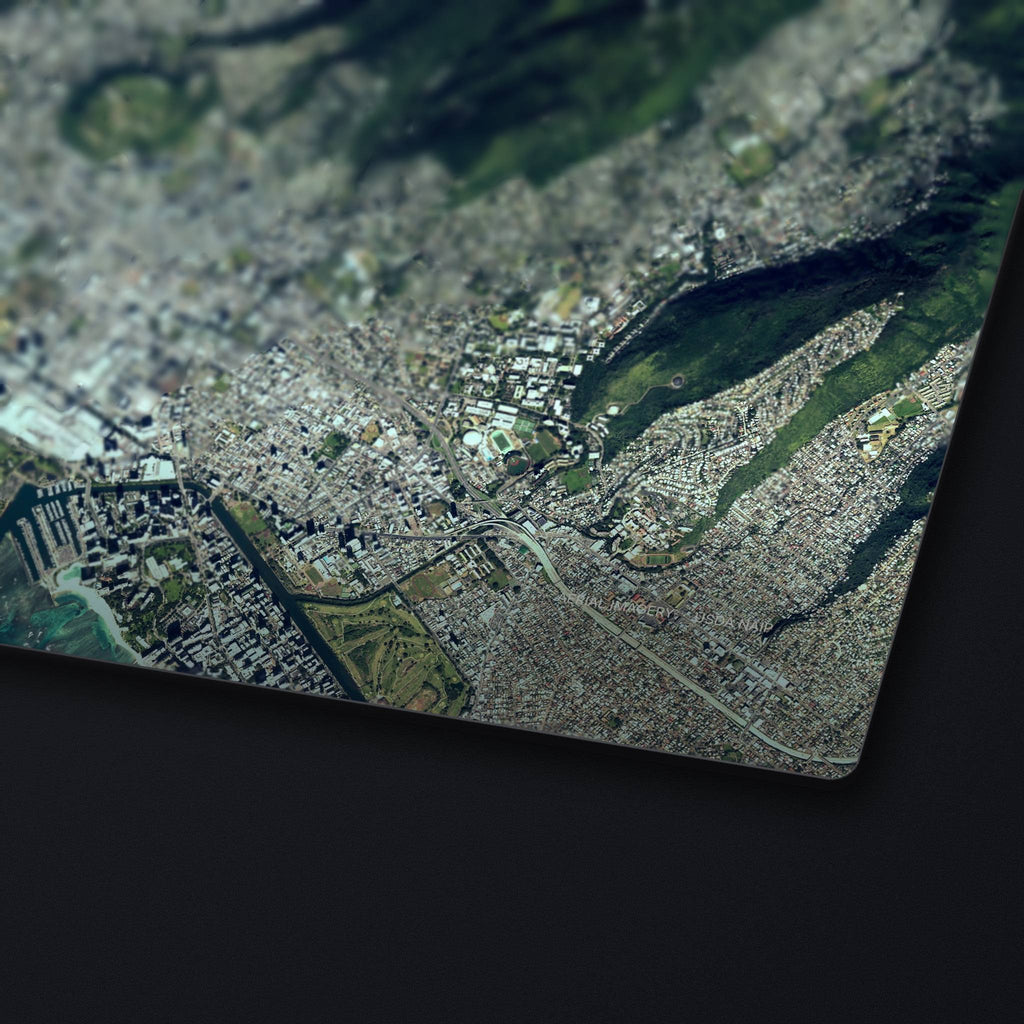 Honolulu Satellite Desk Mat, edge detail