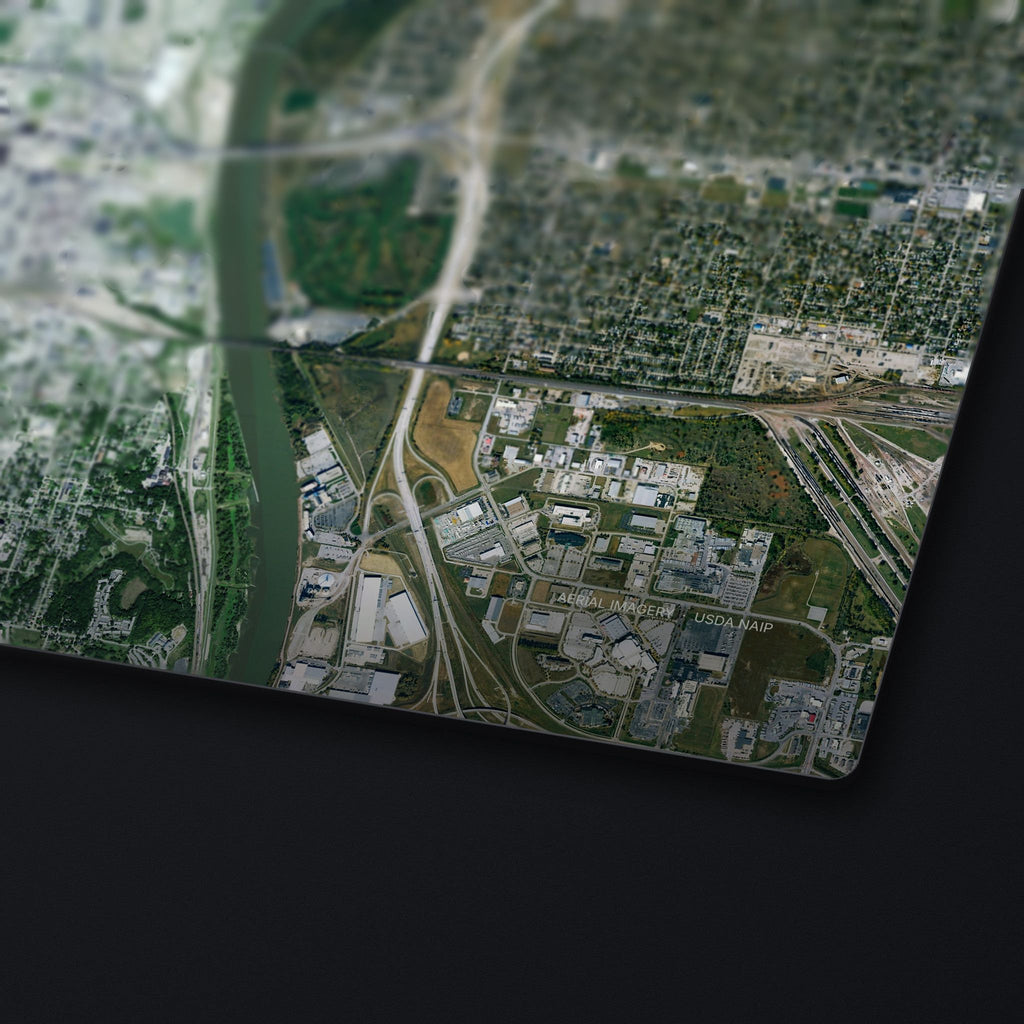 Omaha Satellite Desk Mat, edge detail