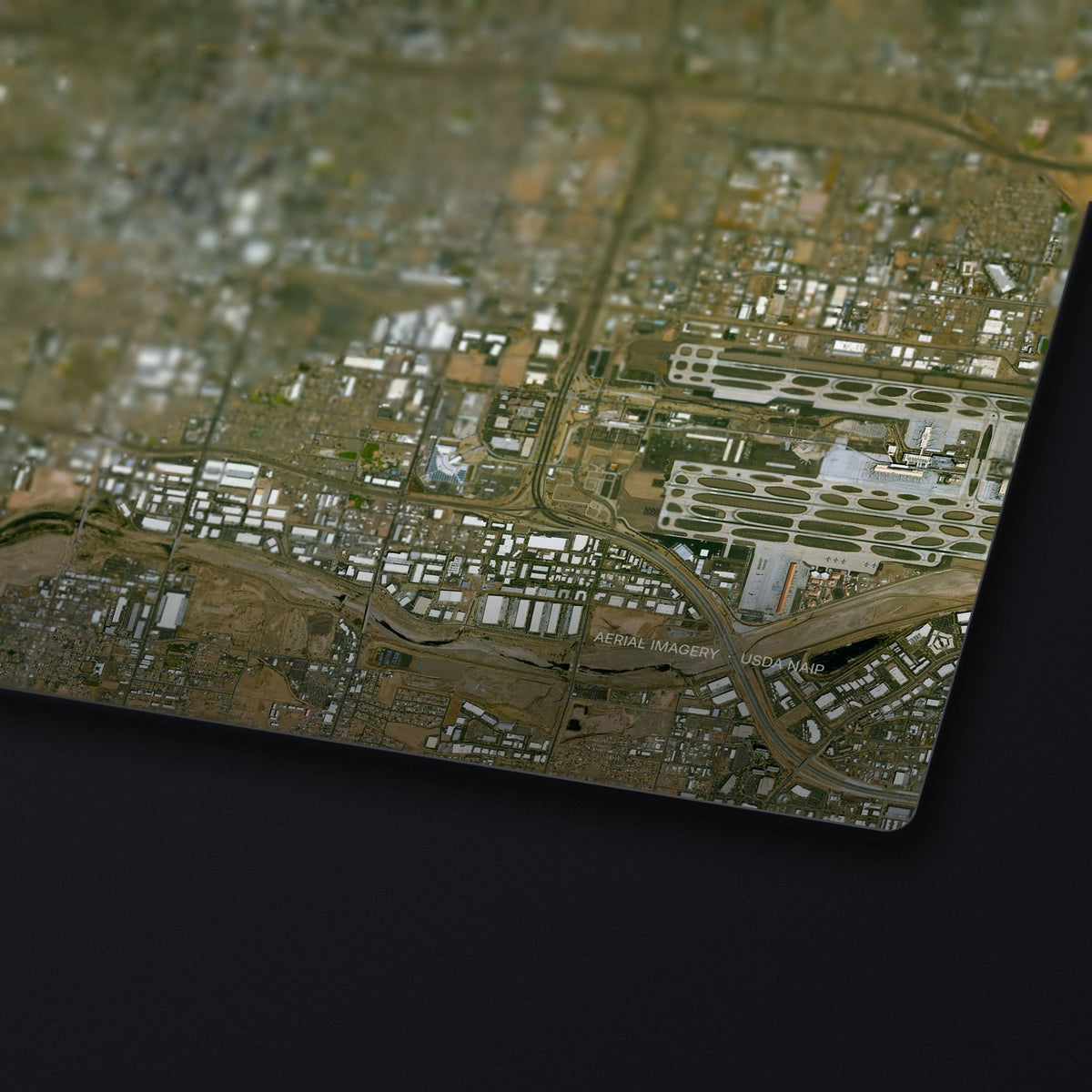Phoenix Satellite Desk Mat, edge detail