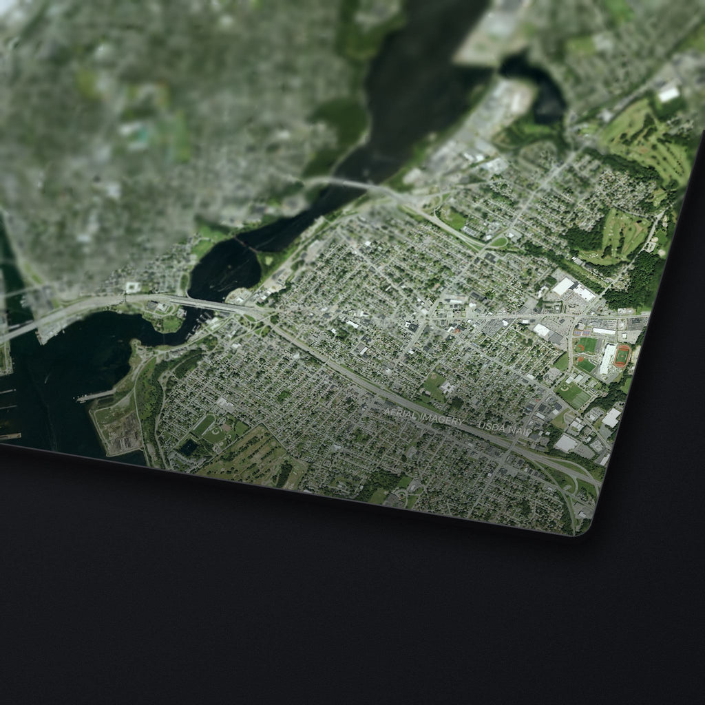 Providence Satellite Desk Mat, edge detail