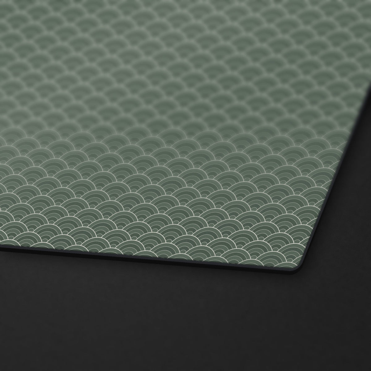 Seigaiha Desk Mat, stitched edge detail